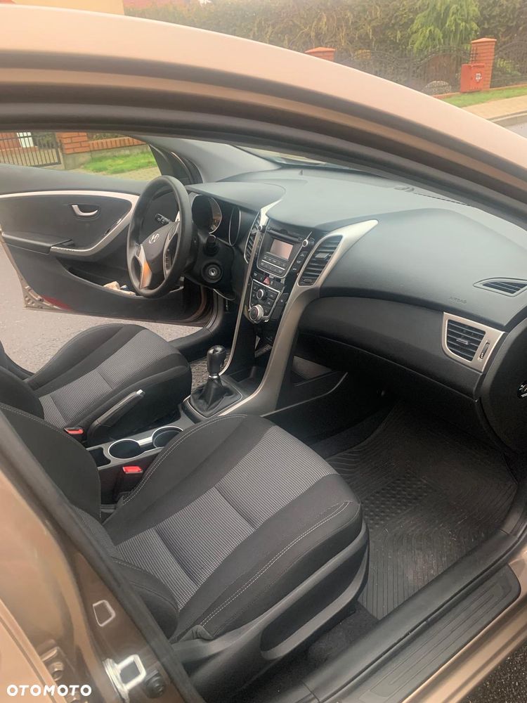 Hyundai i30 1.6 Classic + - 7