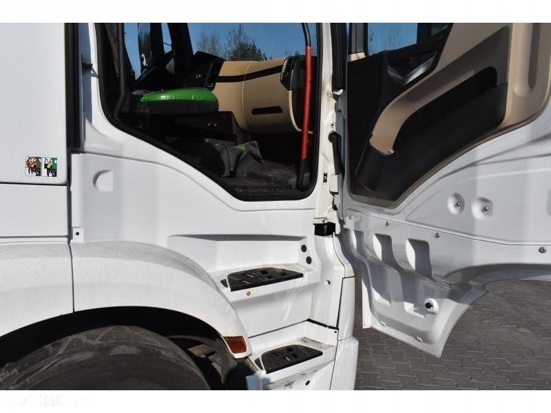 Mercedes-Benz Actros - 37