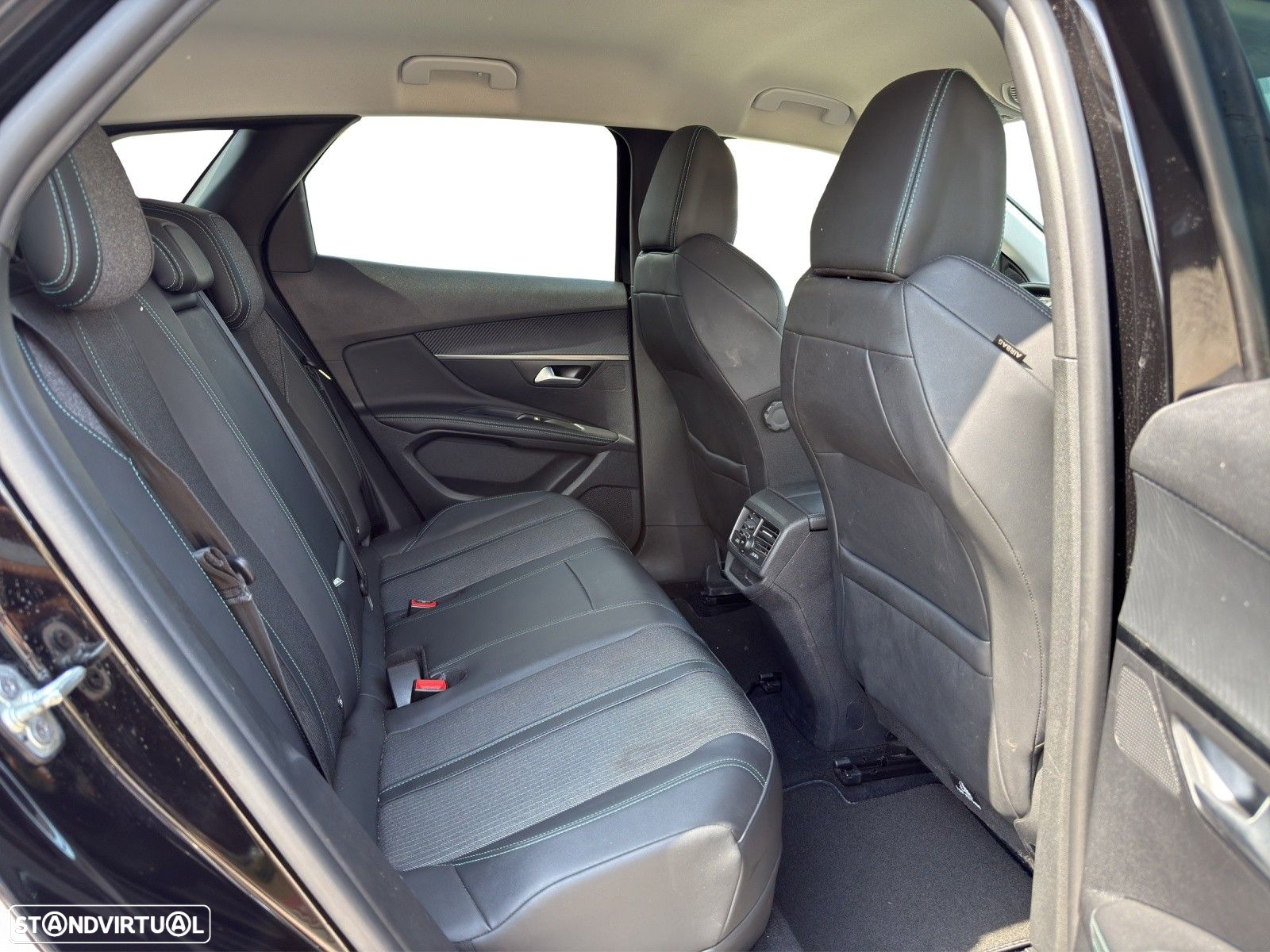 Peugeot 3008 1.6 Hybrid Allure e-EAT8 - 16