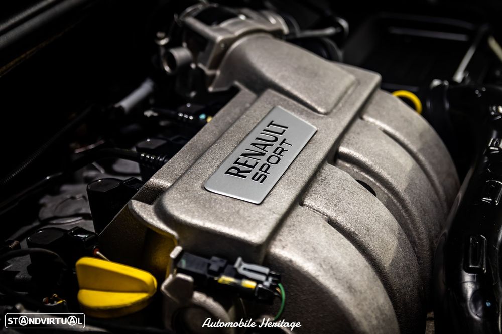 Renault Clio 2.0 16V RS - 33