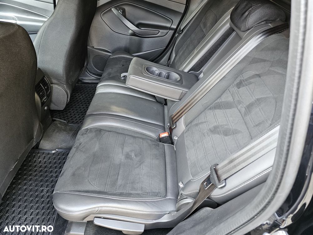 Ford Kuga 2.0 TDCi 4WD Powershift ST-Line - 8