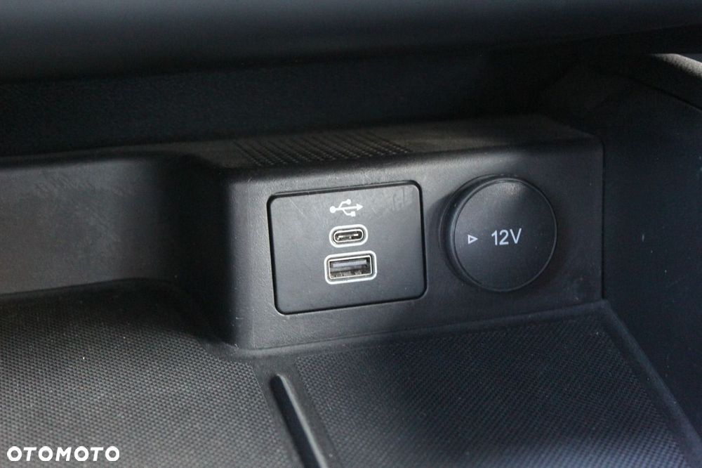 Ford Kuga 2.5 Duratec FHEV ST-LINE - 28