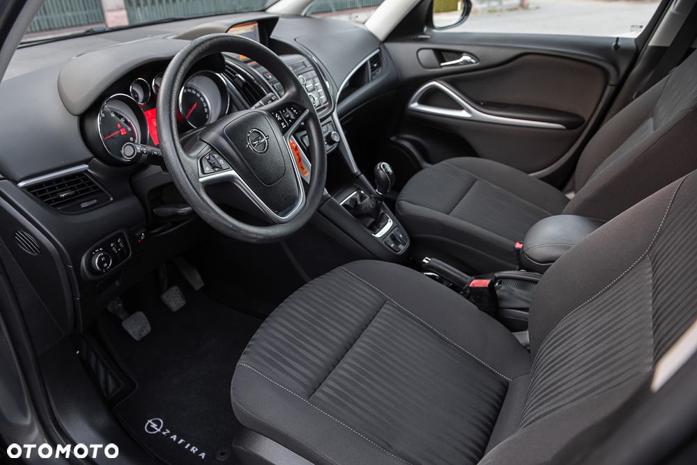 Opel Zafira - 10