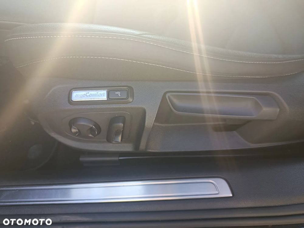 Volkswagen Arteon 2.0 TDI 4Motion R-Line DSG - 11