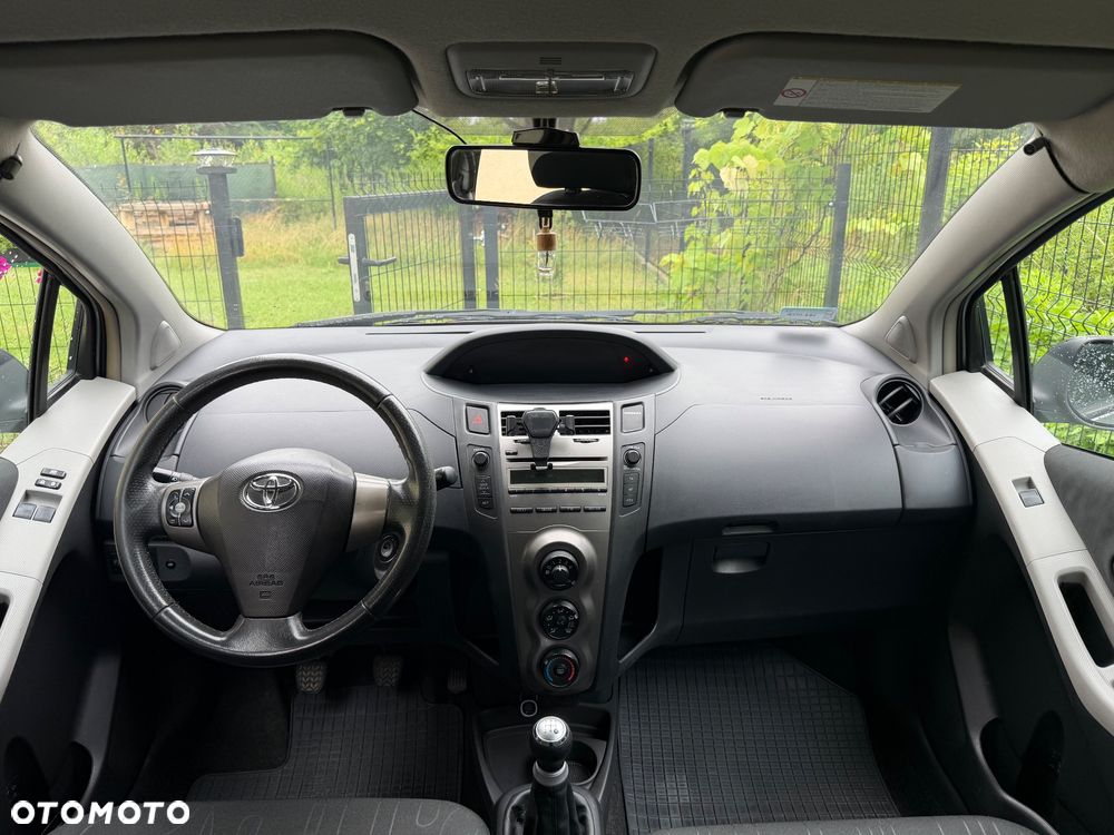 Toyota Yaris 1.0 Entry - 10