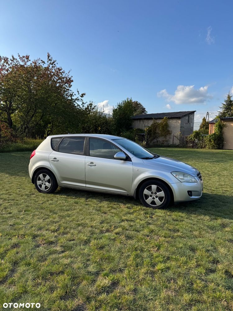 Kia Ceed - 3