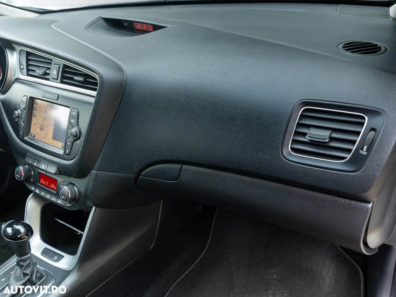 Kia Ceed - 12