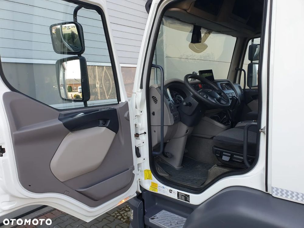 DAF LF 220 EURO 6 CHŁODNIA / MROŹNIA + WINDA - 12