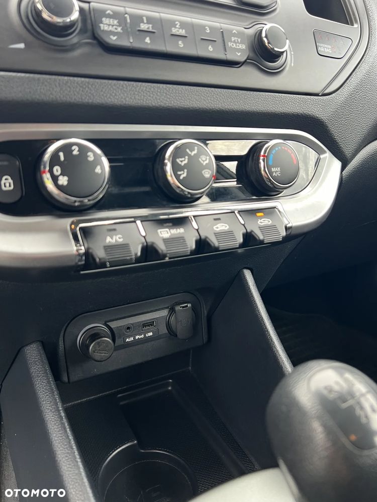 Kia Rio - 28