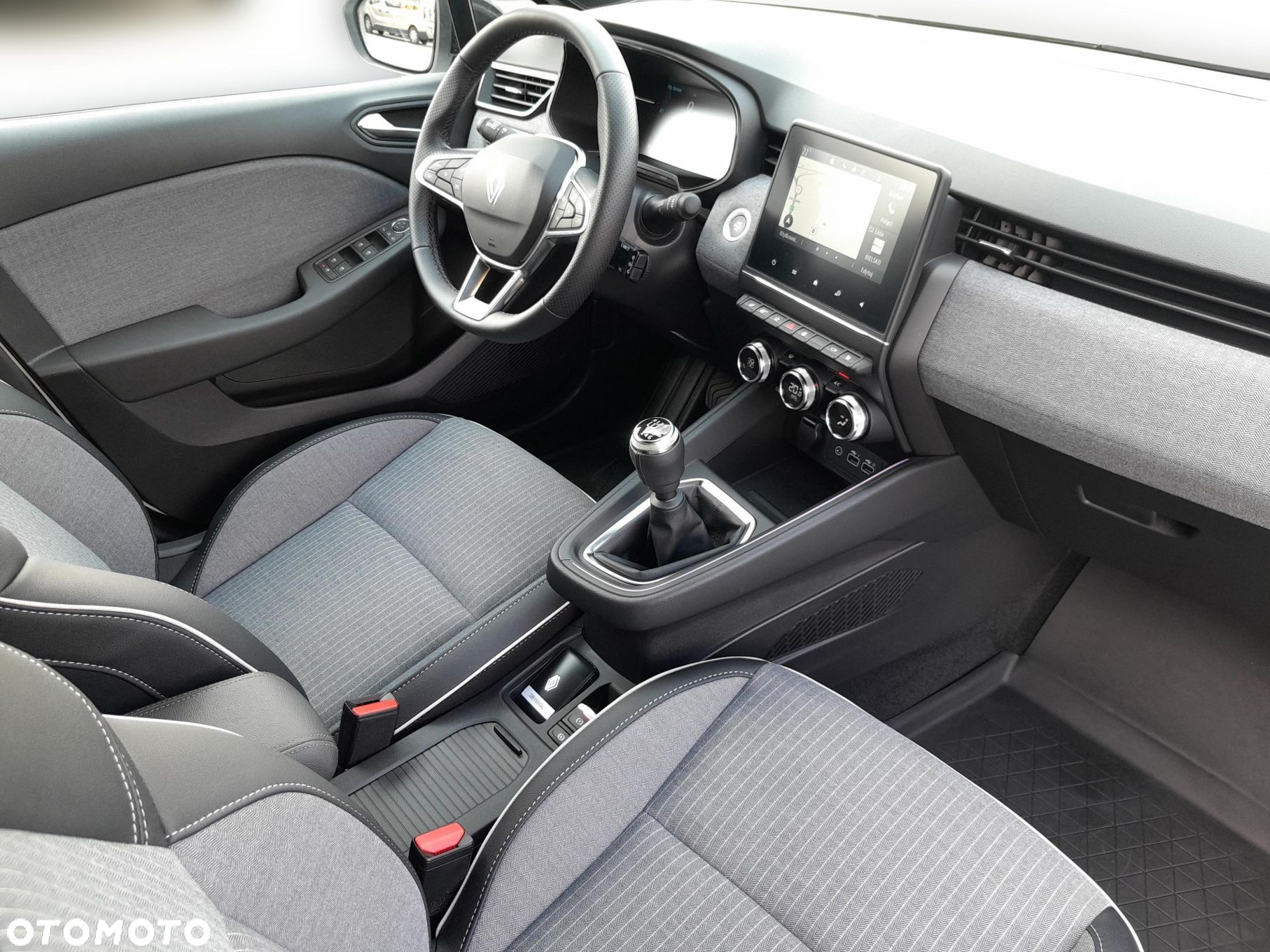 Renault Clio - 21