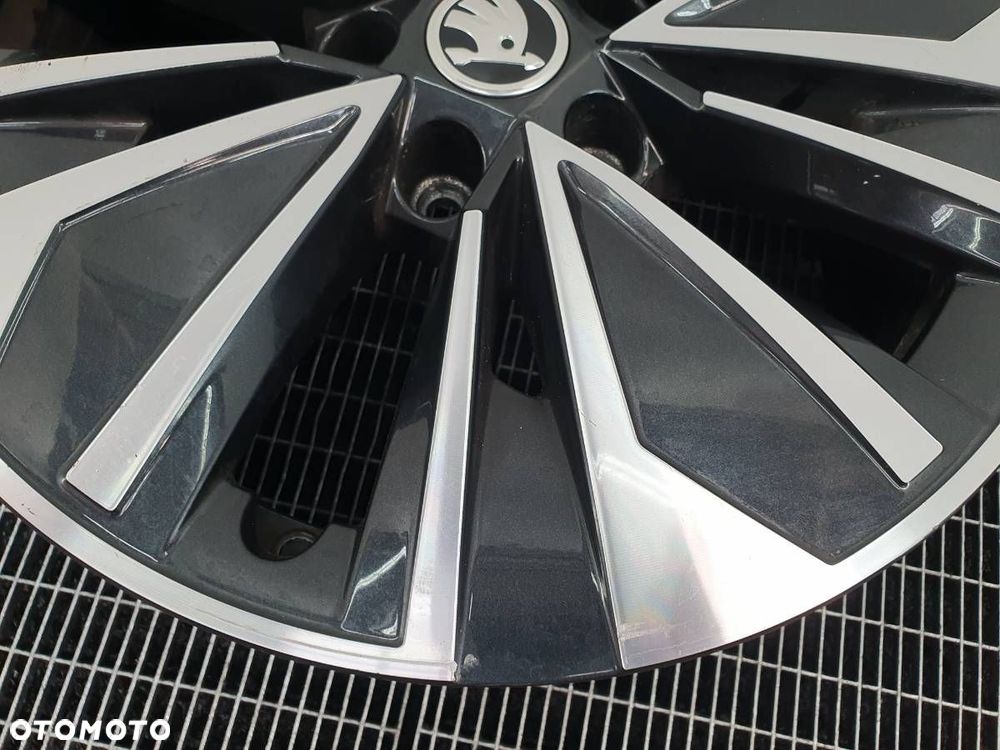 FELGA ALUMINIOWA 17 ET41 3P0601025D SKODA SUPERB IV 3P 2024 - 5