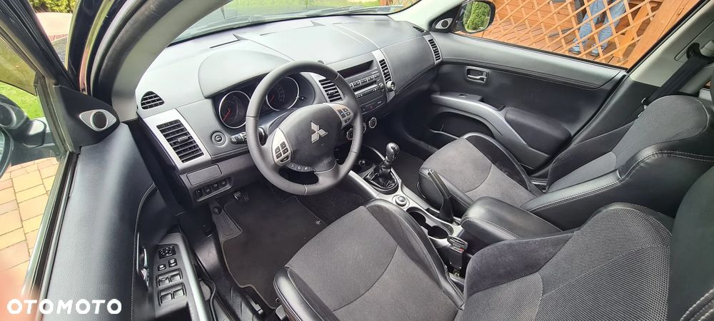Mitsubishi Outlander 2.0 DID Intense + - 7