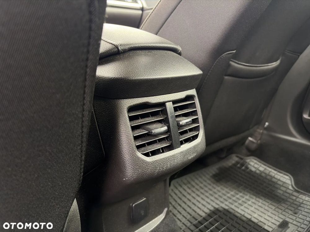 Ford Mondeo 1.5 EcoBoost Trend - 33