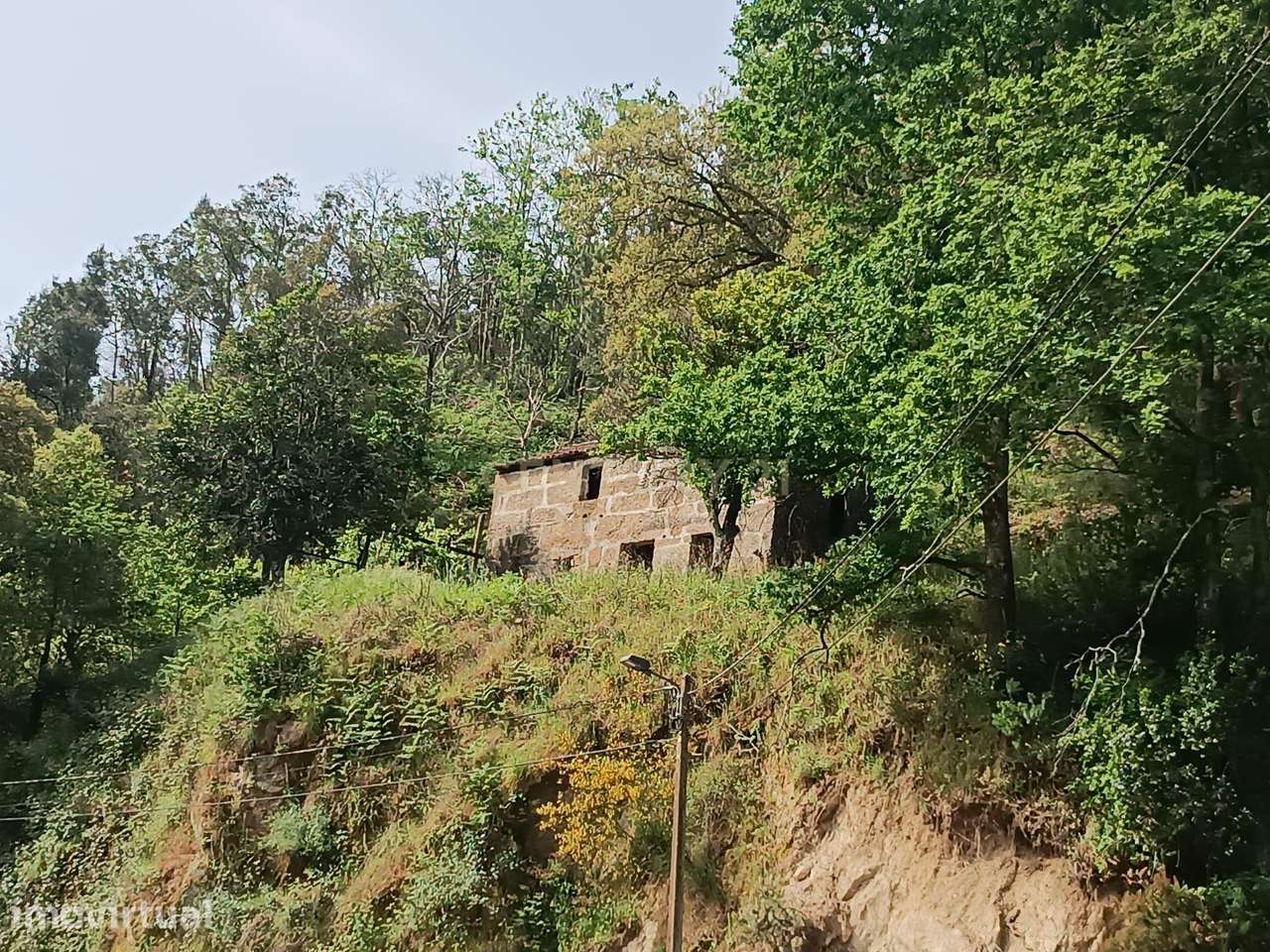 Moradia de três pisos com terraço virado para Aregos e rio Douro, em A - Grande imagem: 4/32