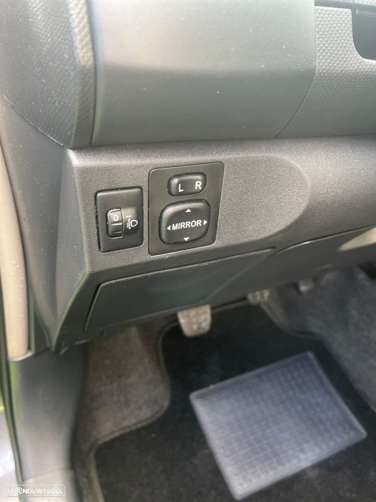 Toyota Yaris 1.4 D-4D AC - 13