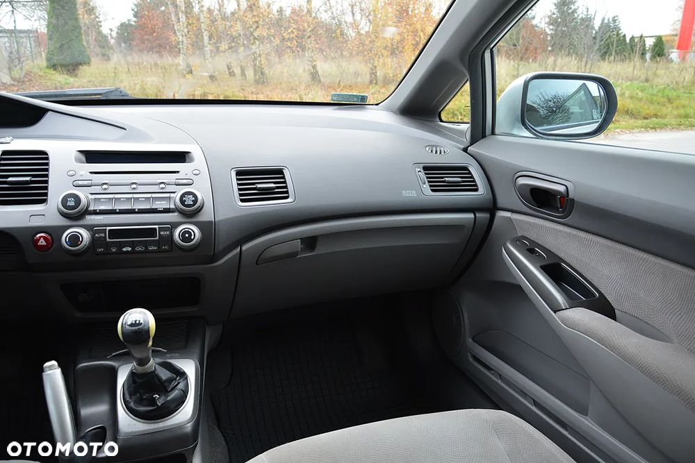 Honda Civic 1.8 Executive - 25