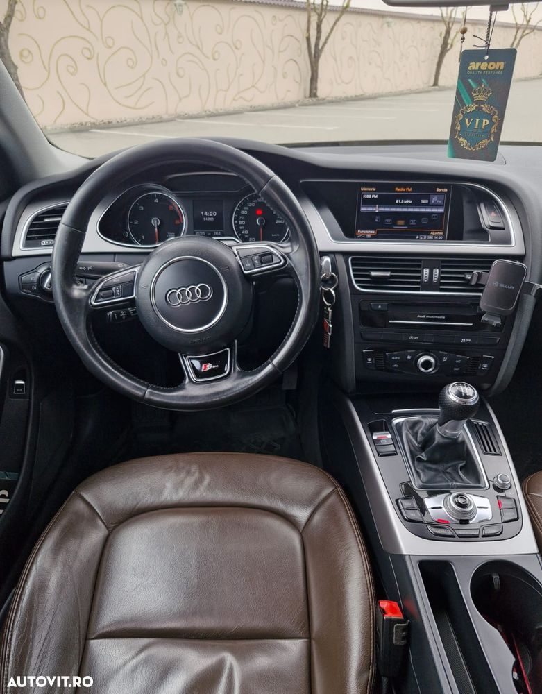 Audi A4 2.0 TDI DPF S line Sportpaket - 11