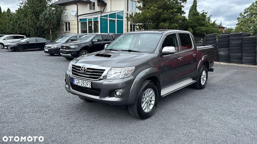 Toyota Hilux 4x4 Double Cab Life - 36