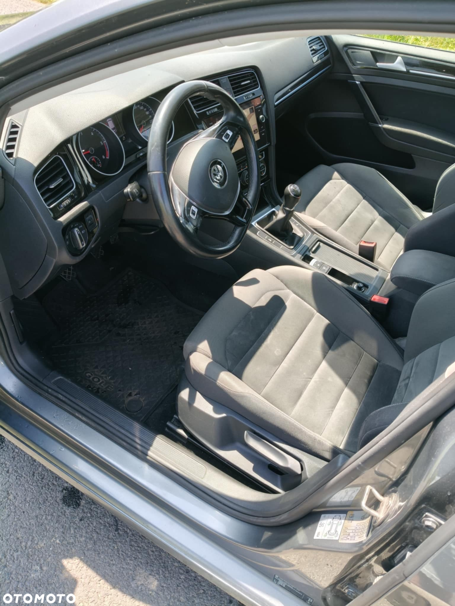 Volkswagen Golf VII 1.6 TDI BMT Comfortline - 16