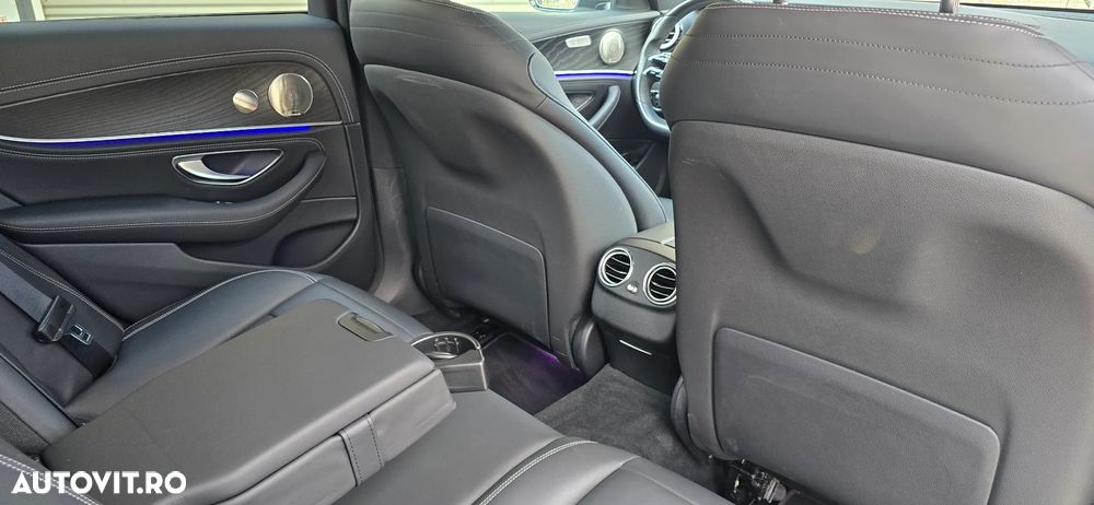 Mercedes-Benz E 300 4Matic 9G-TRONIC AMG Line - 13