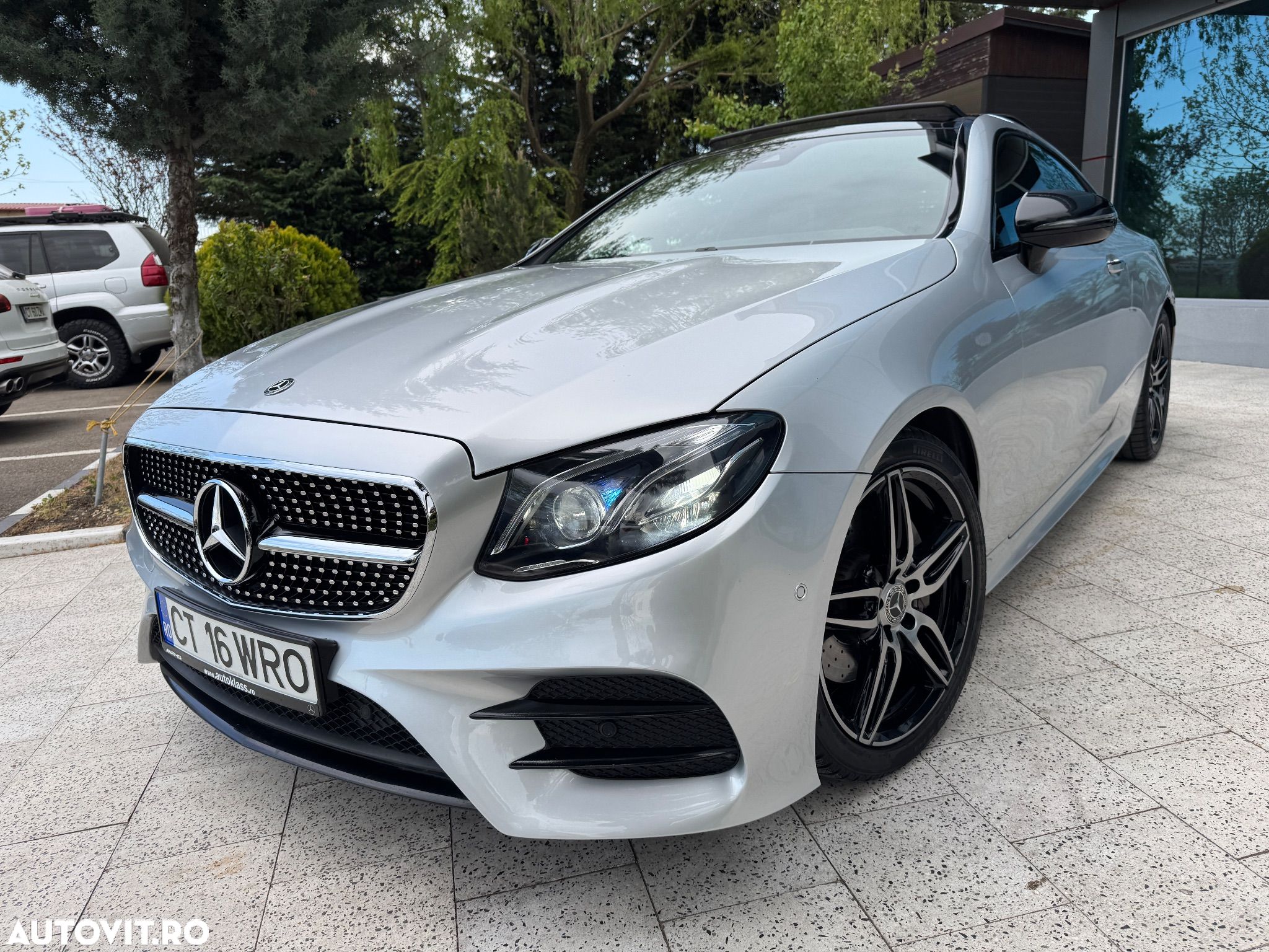Mercedes-Benz E 200 Coupe 9G-TRONIC AMG Line - 1