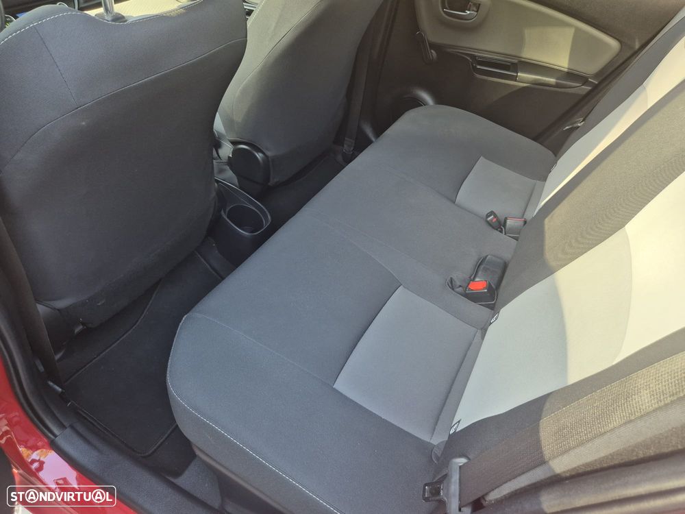 Toyota Yaris 1.5 HSD Square Collec.Cement - 11