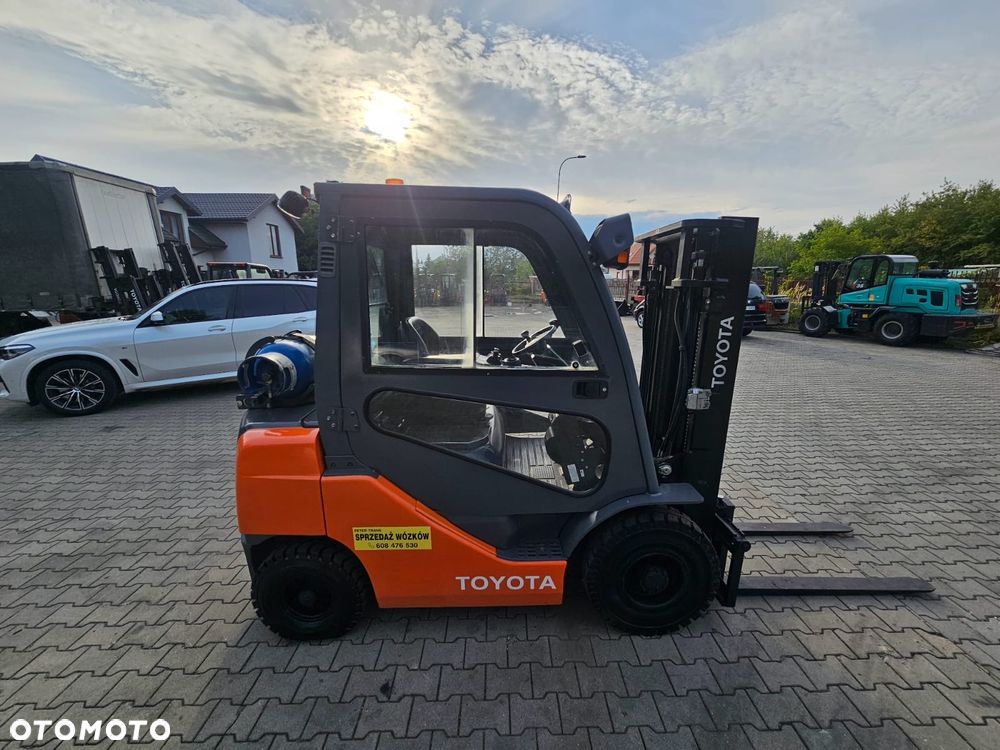 Toyota - 2