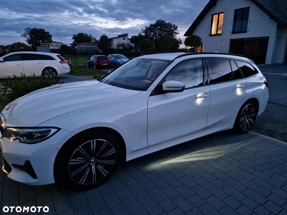 BMW Seria 3 318d Sport Line - 33