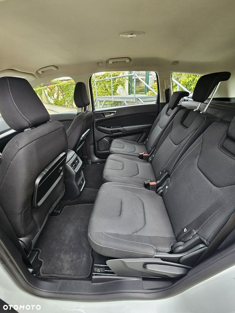 Ford S-Max - 11