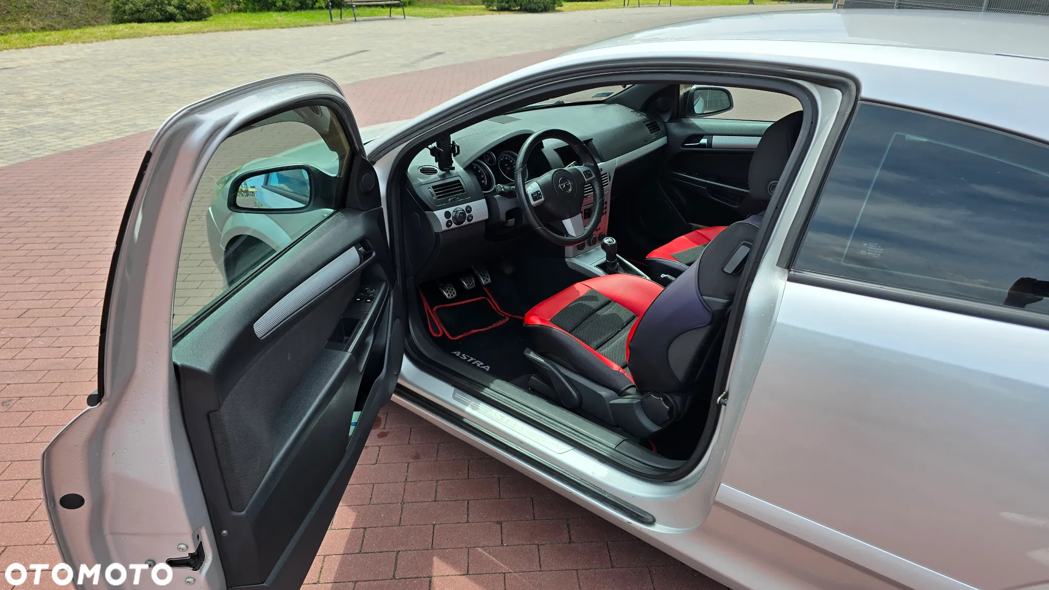 Opel Astra GTC 1.8 Sport - 14