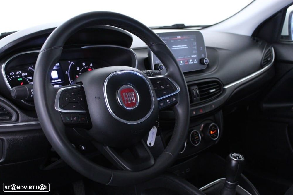 Fiat Tipo Station Wagon 1.3 M-Jet Lounge - 21