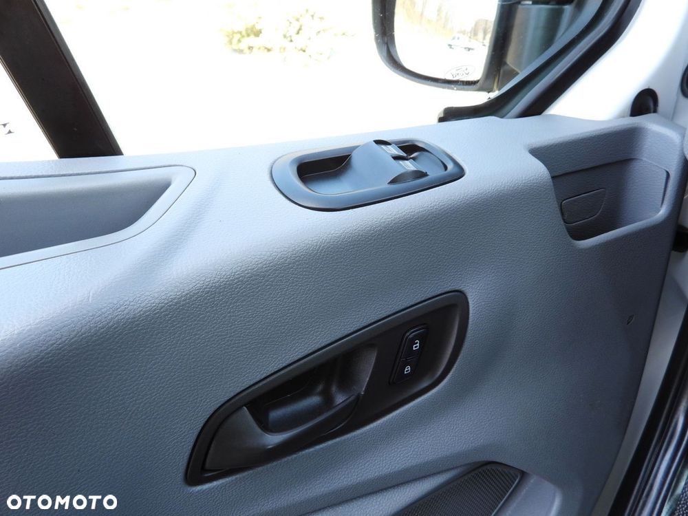 Ford TRANSIT WYWROTKA TROJSTRONNA PODWÓJNA KABINA DOKA 7 MIEJSC TEMPOMAT BLIŹNIACZE KOŁA KLIMATYZACJA  130KM - 31