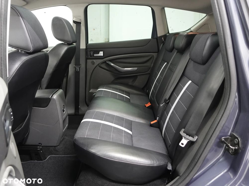 Ford Kuga - 21