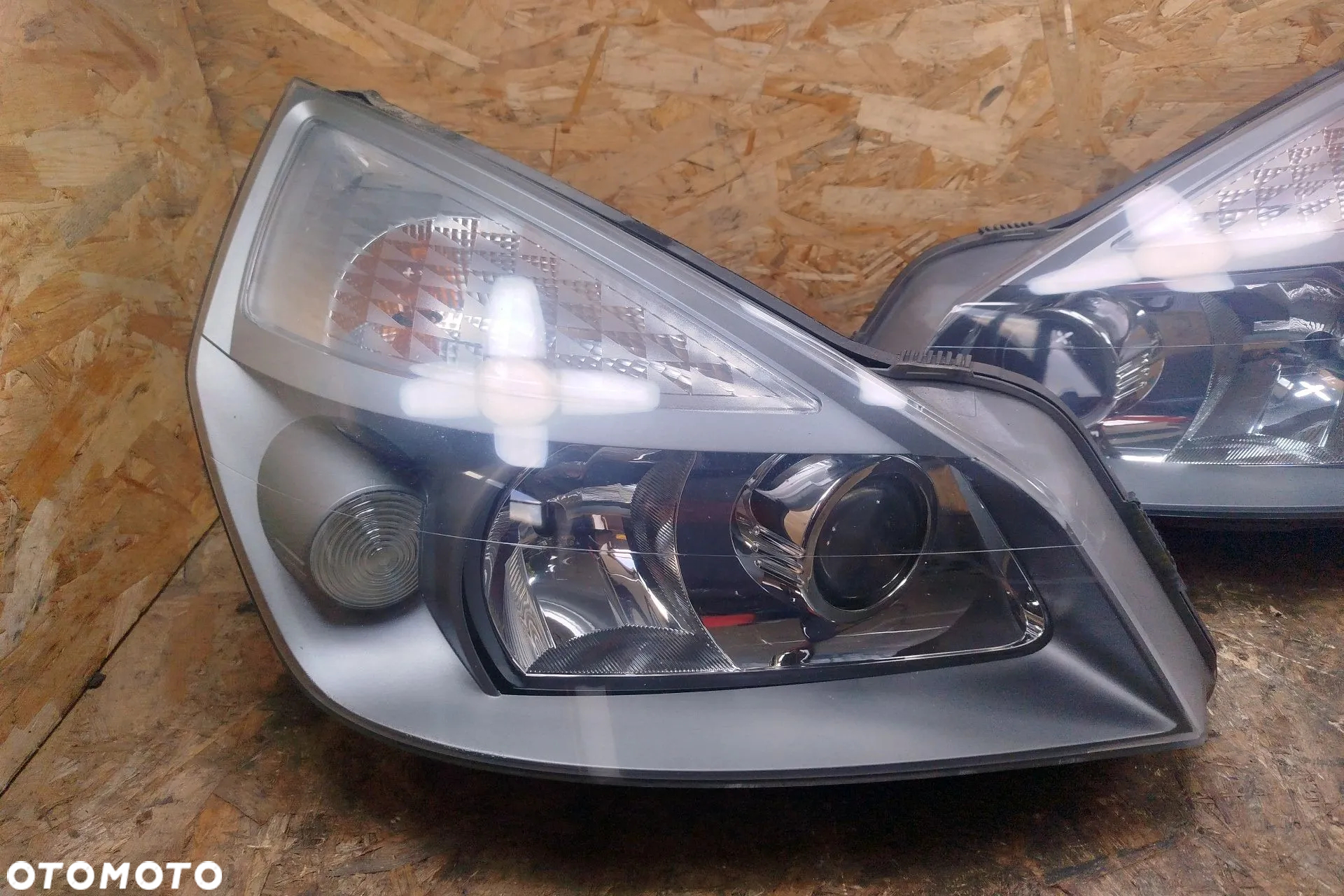 lampa przód prawa + lewa XENON -soczewka komplet 2 sztuki prawie Nowe do RENAULT Espace 4 IV 02-06r /GRAND - 6