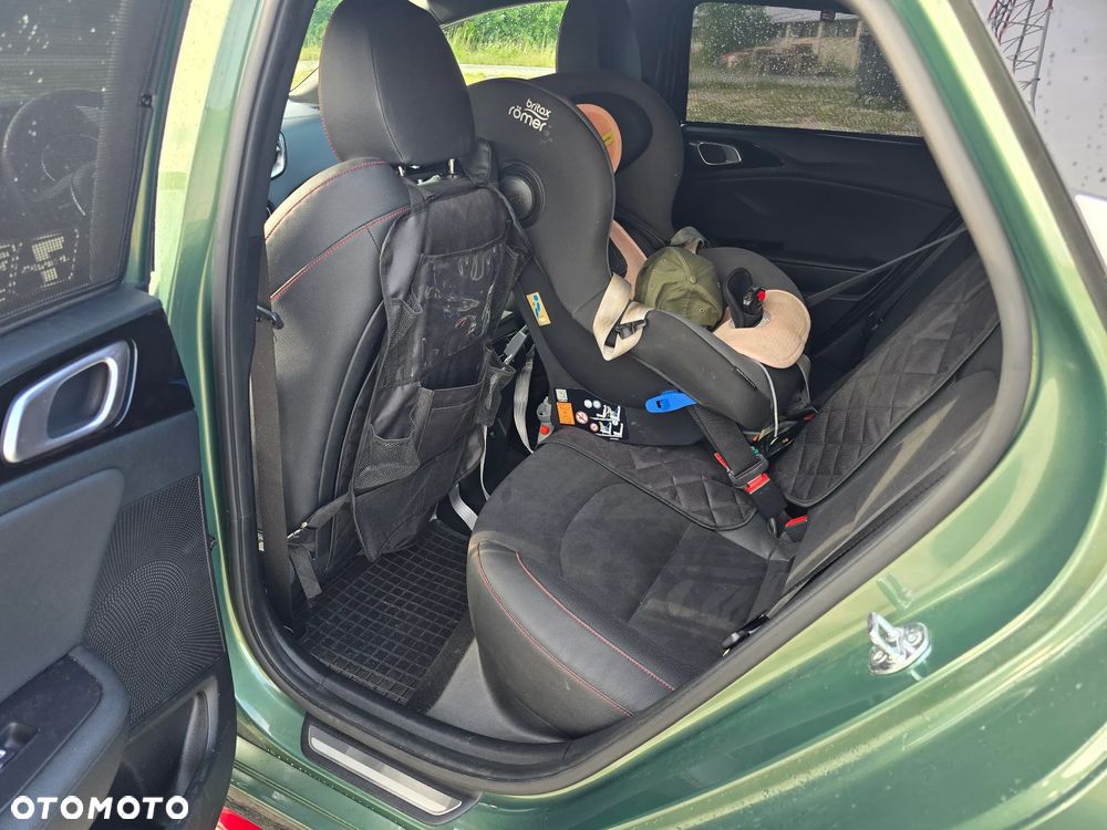 Kia ProCeed 1.6 T-GDI GT DCT - 9
