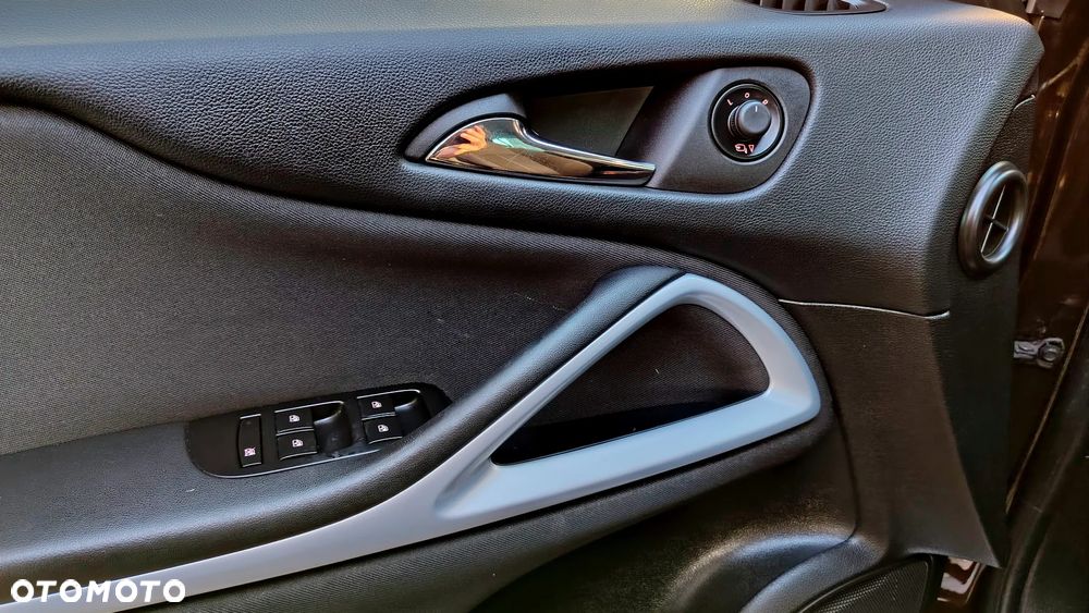 Opel Zafira 1.6 T SIDI Cosmo S&S - 11