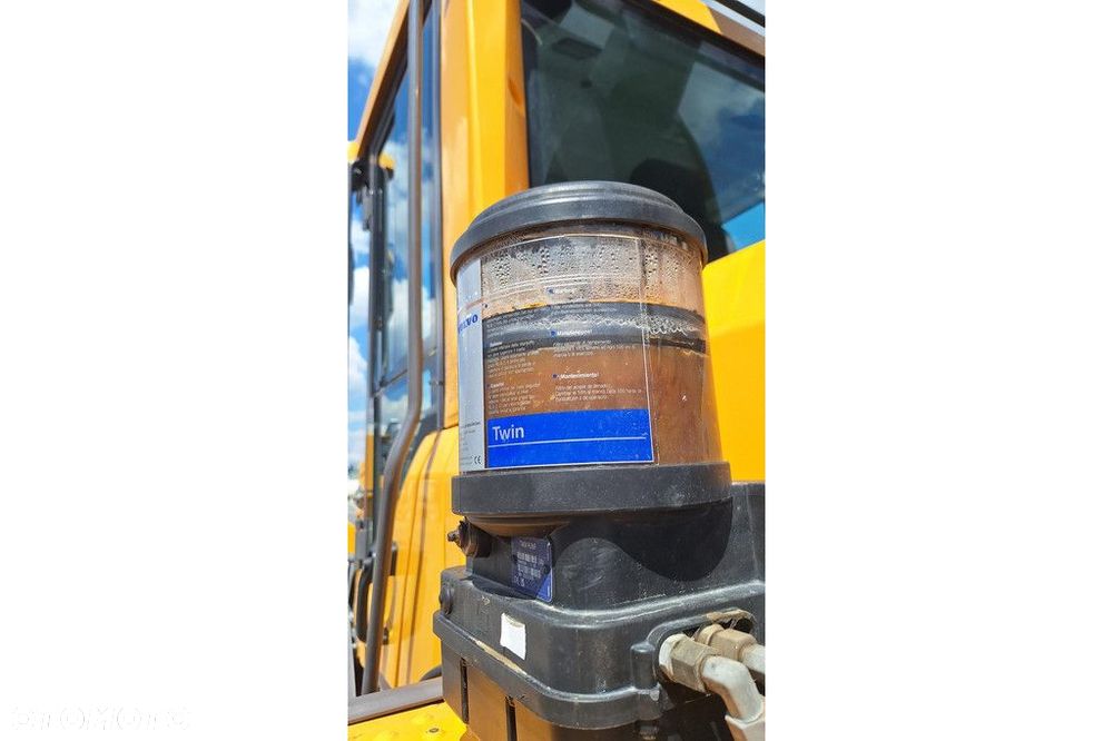 Volvo L90H - 13