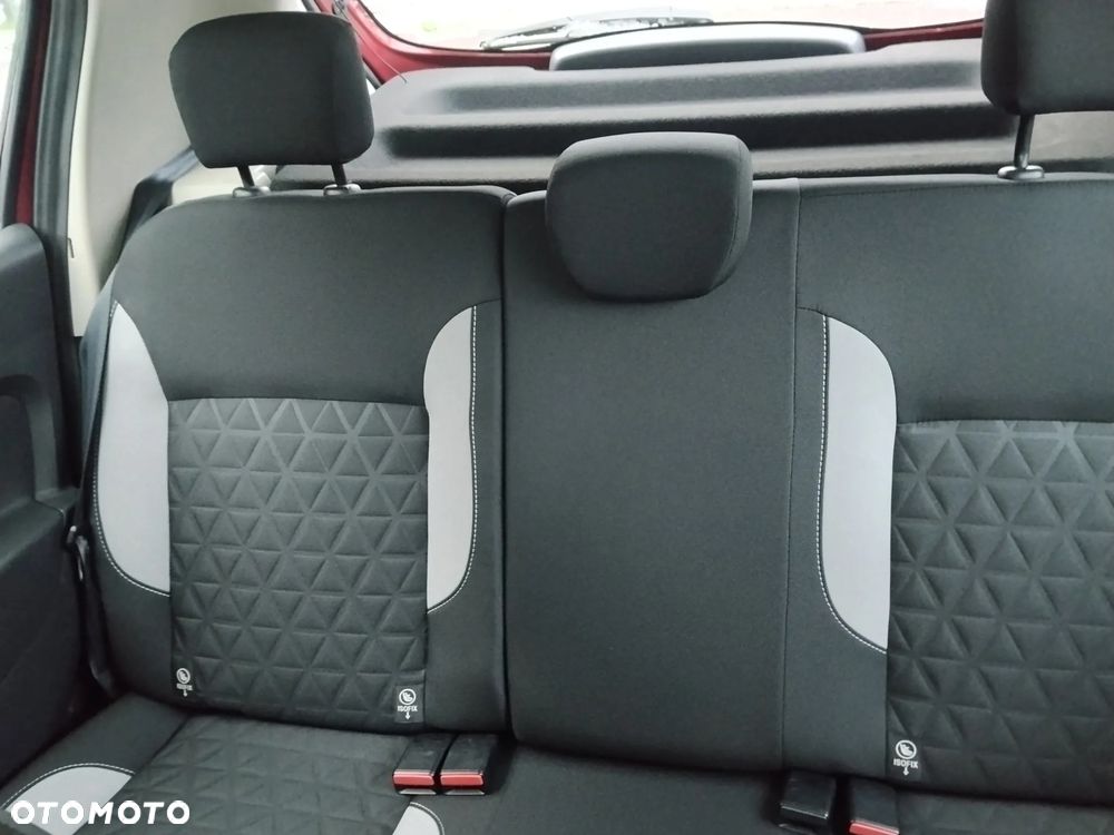 Dacia Sandero TCe 90 Celebration - 23