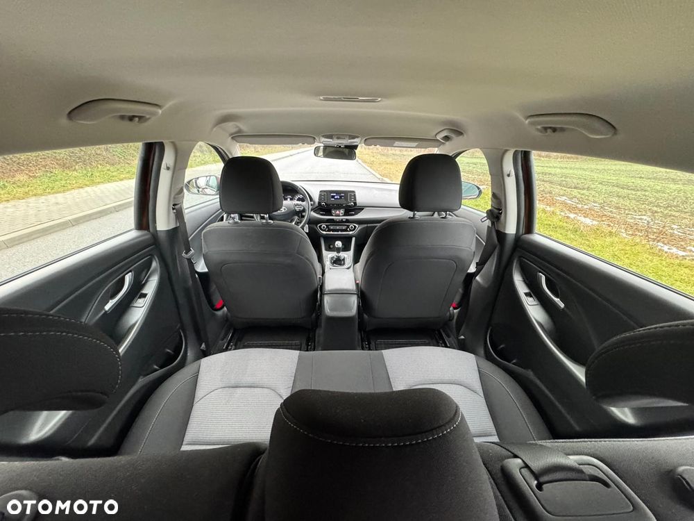 Hyundai i30 1.5 DPI Classic + - 12