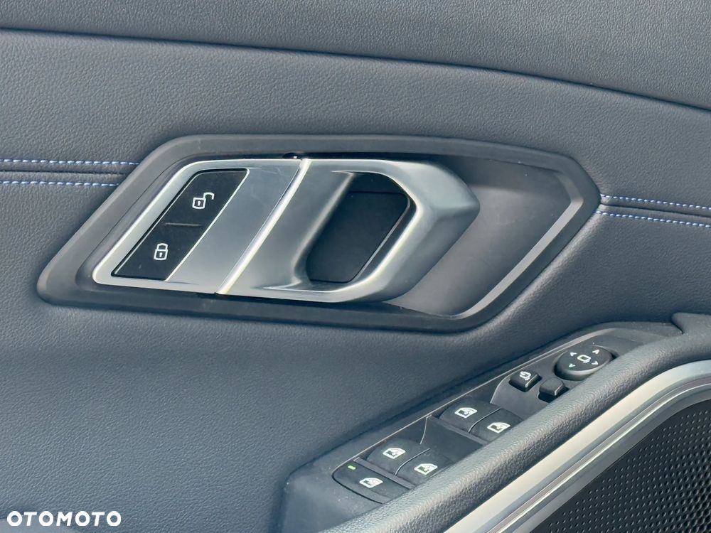 BMW Seria 3 320d M Sport - 21
