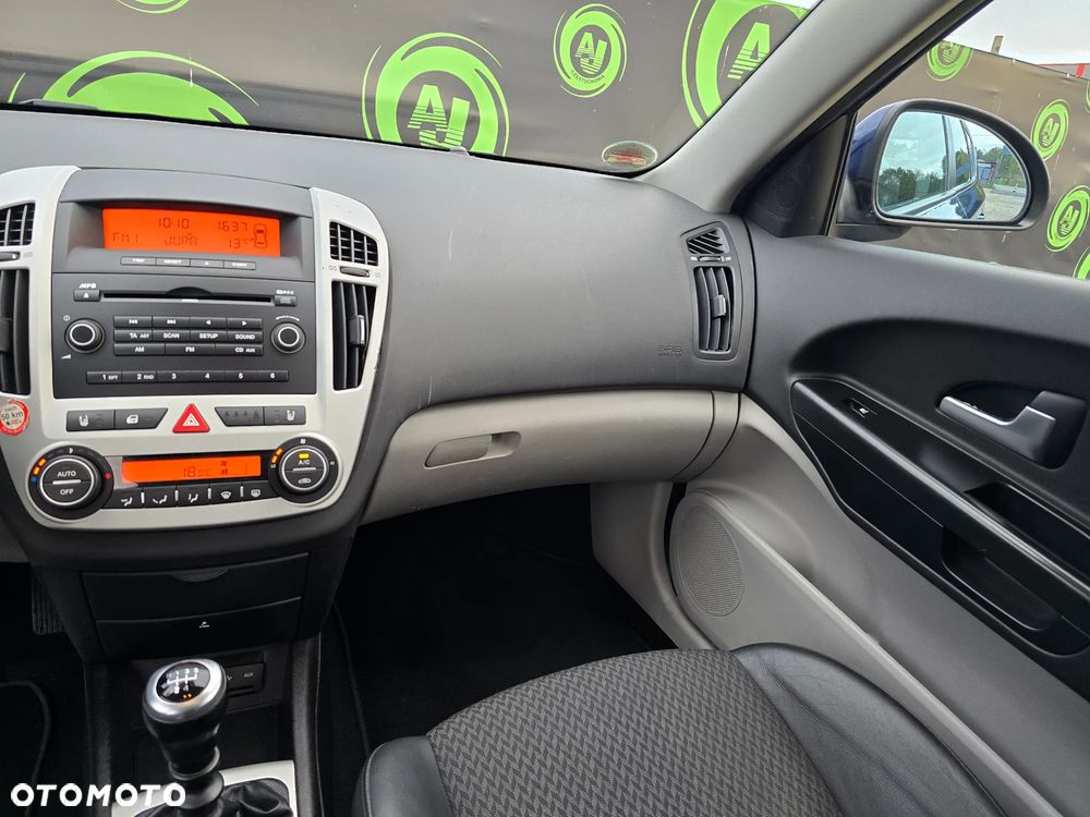 Kia Ceed - 9