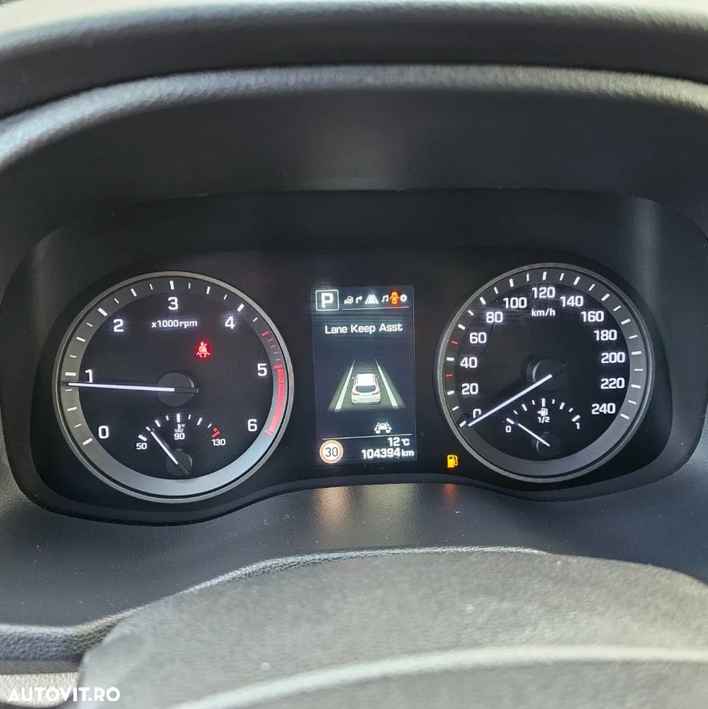 Hyundai Tucson 2.0 CRDI 4WD Automatik Advantage - 27