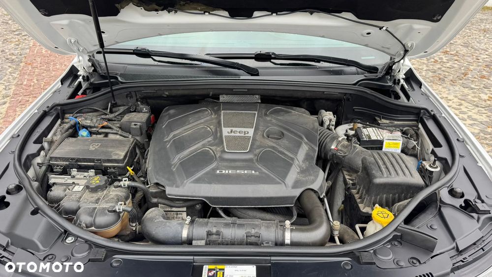 Jeep Grand Cherokee - 12