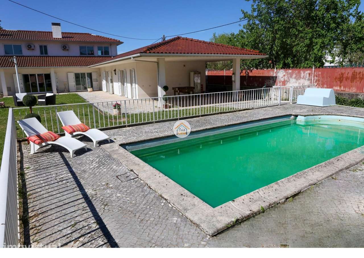 Moradia T5 para venda no centro da Vila da Lousã - Grande imagem: 5/22