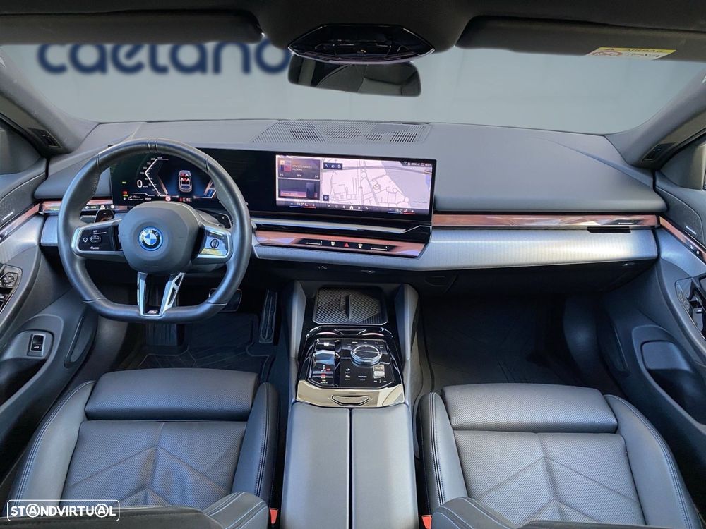 BMW 530 e Pack Desportivo M - 5