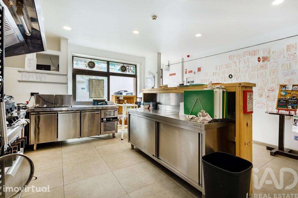 Loja / Estabelecimento Comercial T2 em São Gonçalo De Lagos de 147,00 - Grande imagem: 3/22