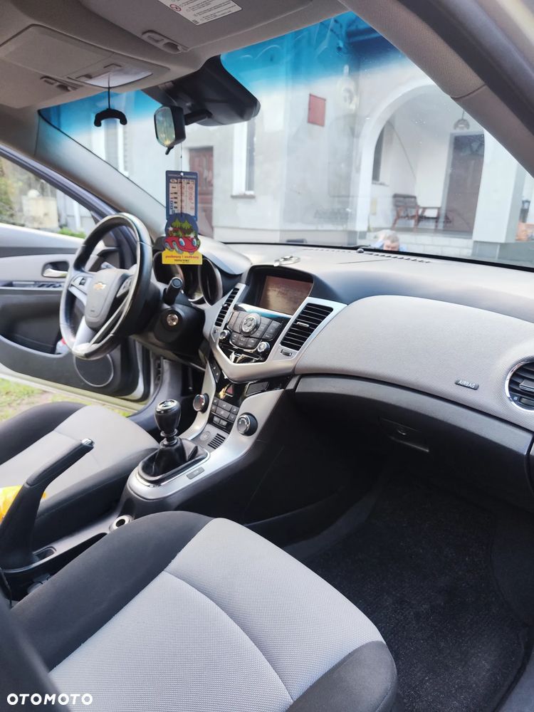 Chevrolet Cruze 1.8 LS - 9