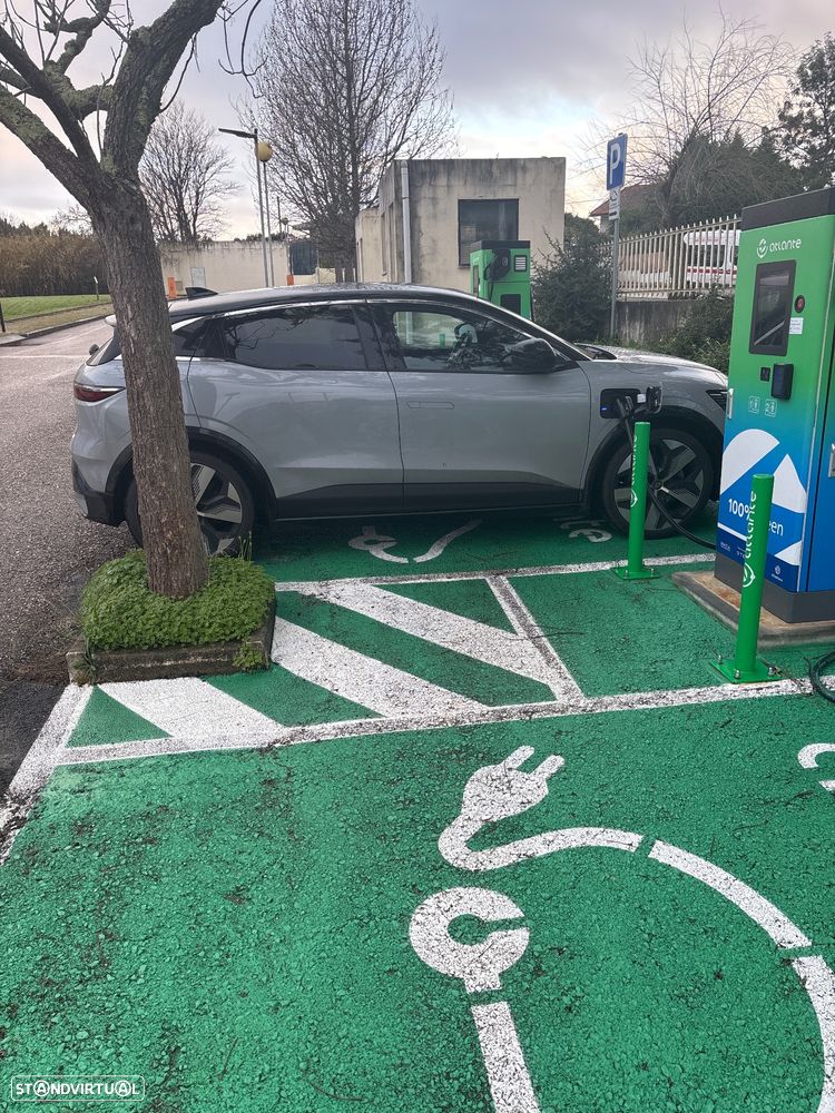 Renault Mégane E-Tech - 2