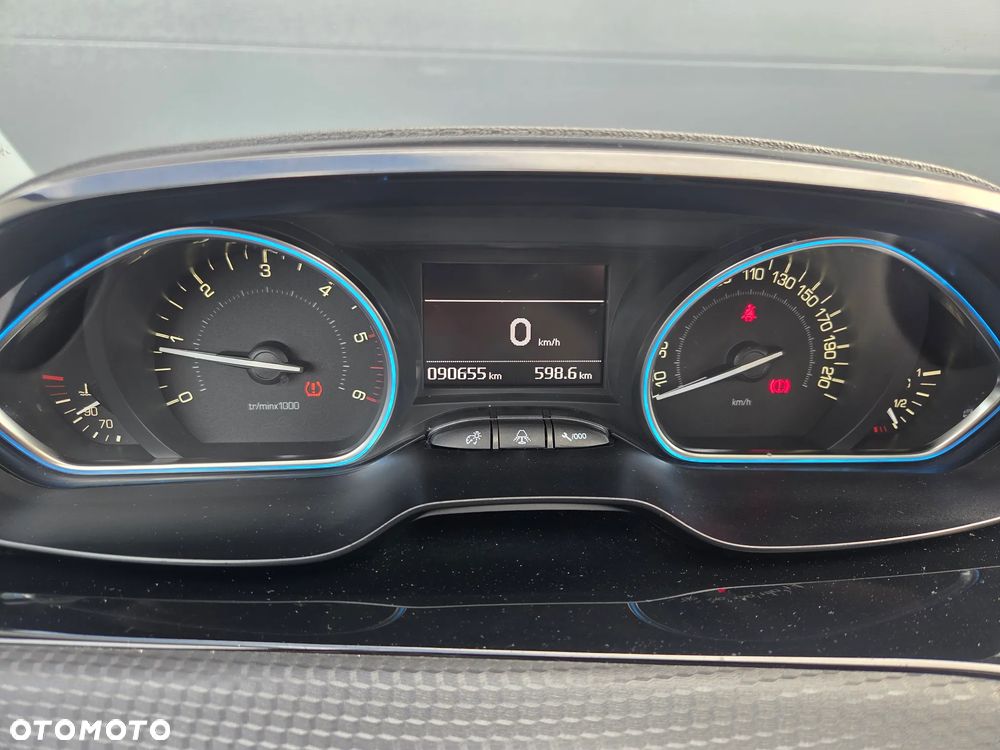 Peugeot 2008 1.6 BlueHDi Crossway - 29