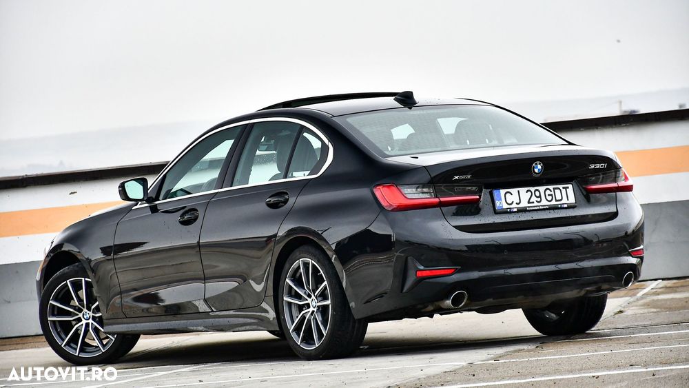 BMW Seria 3 330i xDrive AT - 5